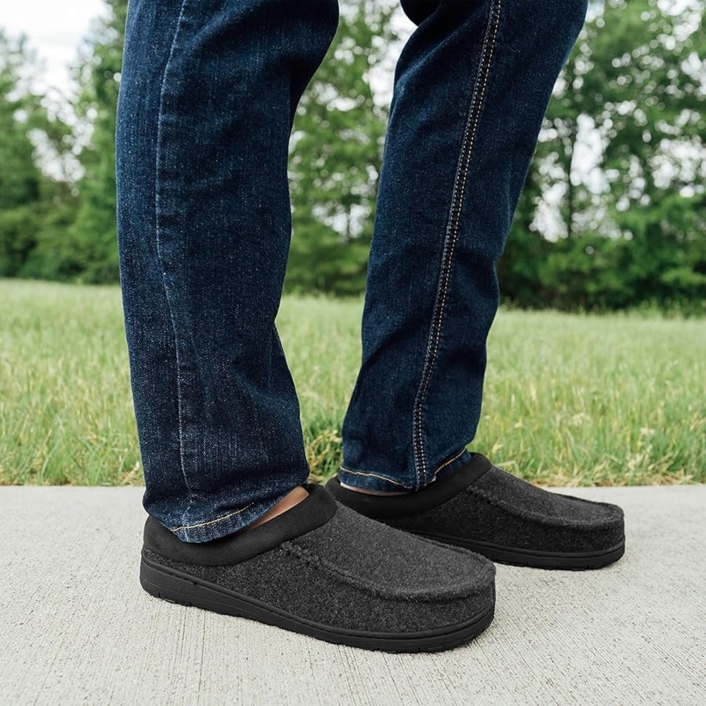 EZ Feet Men's Felted /Faux Suede   Breathable Memory Foam Slippers. Size L 11/12